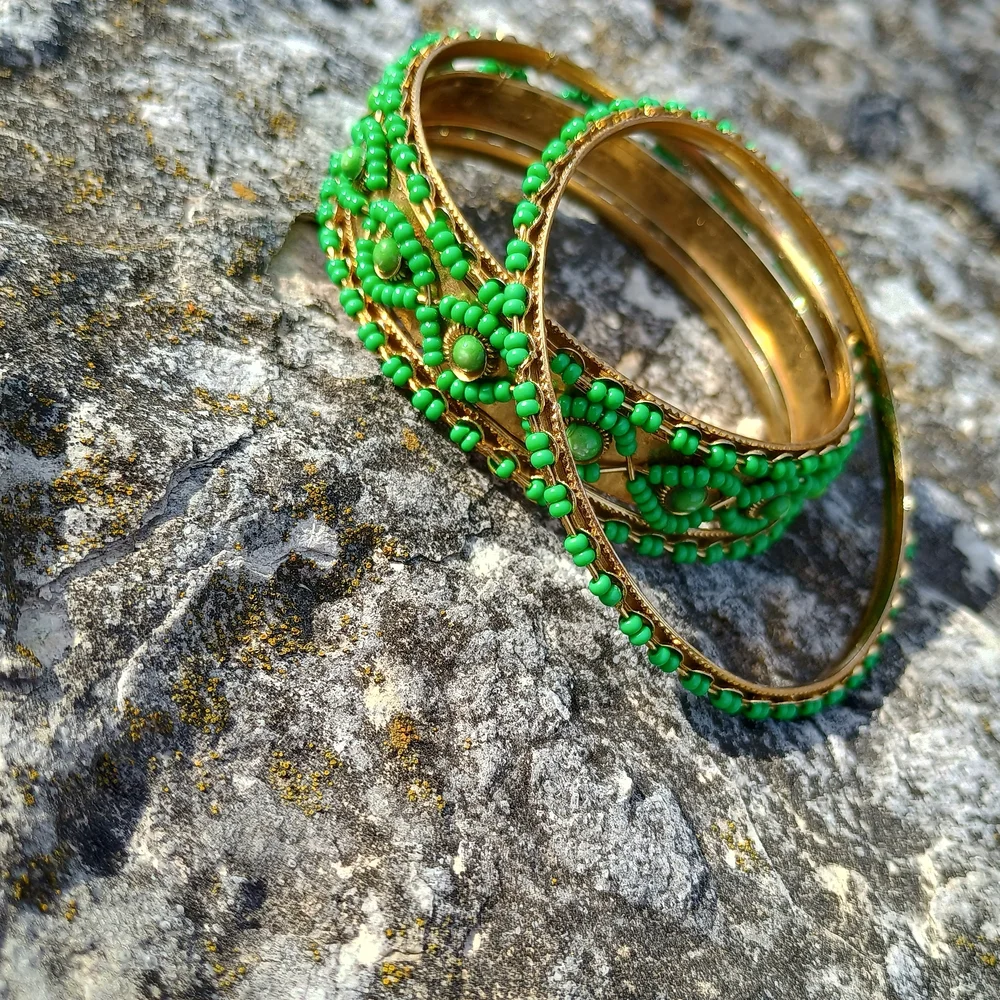 Traditional green Indian churi bangle set, South Asian jewelry, Bollywood style
